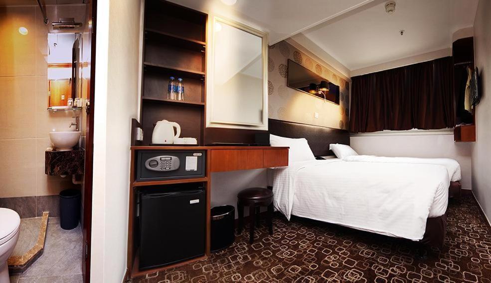 Lander Hotel Prince Edward Hong Kong Exterior photo